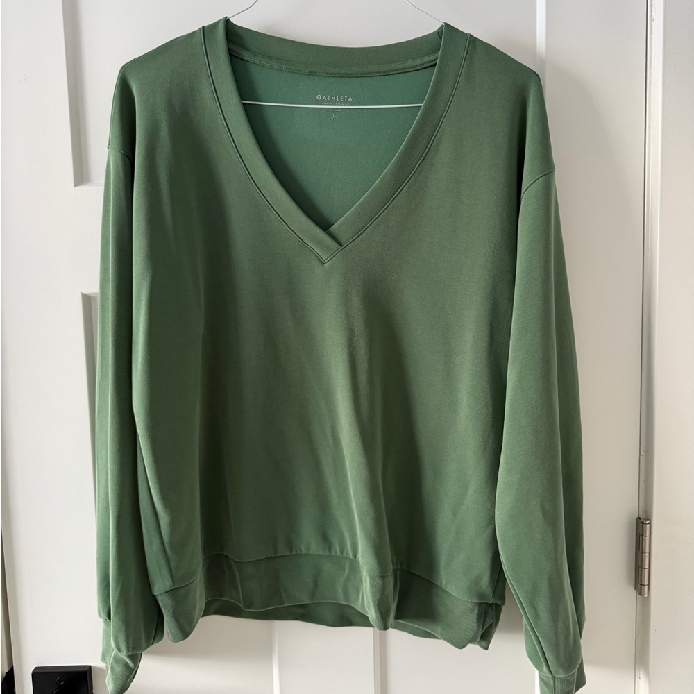 Athleta Seasoft V Neck Sweatshirt (Green | Large)